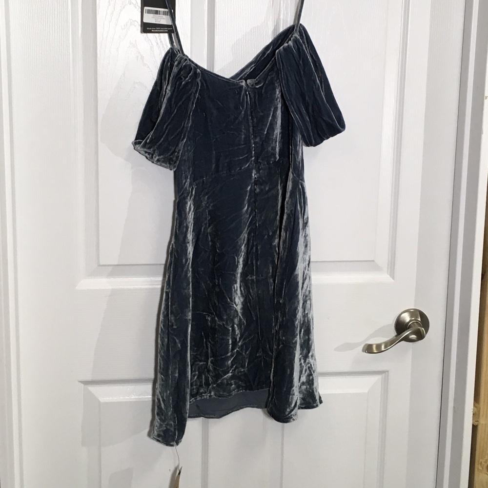 Reformation Lorraine Dress Velvet Cold Shoulder - Picture 5 of 5